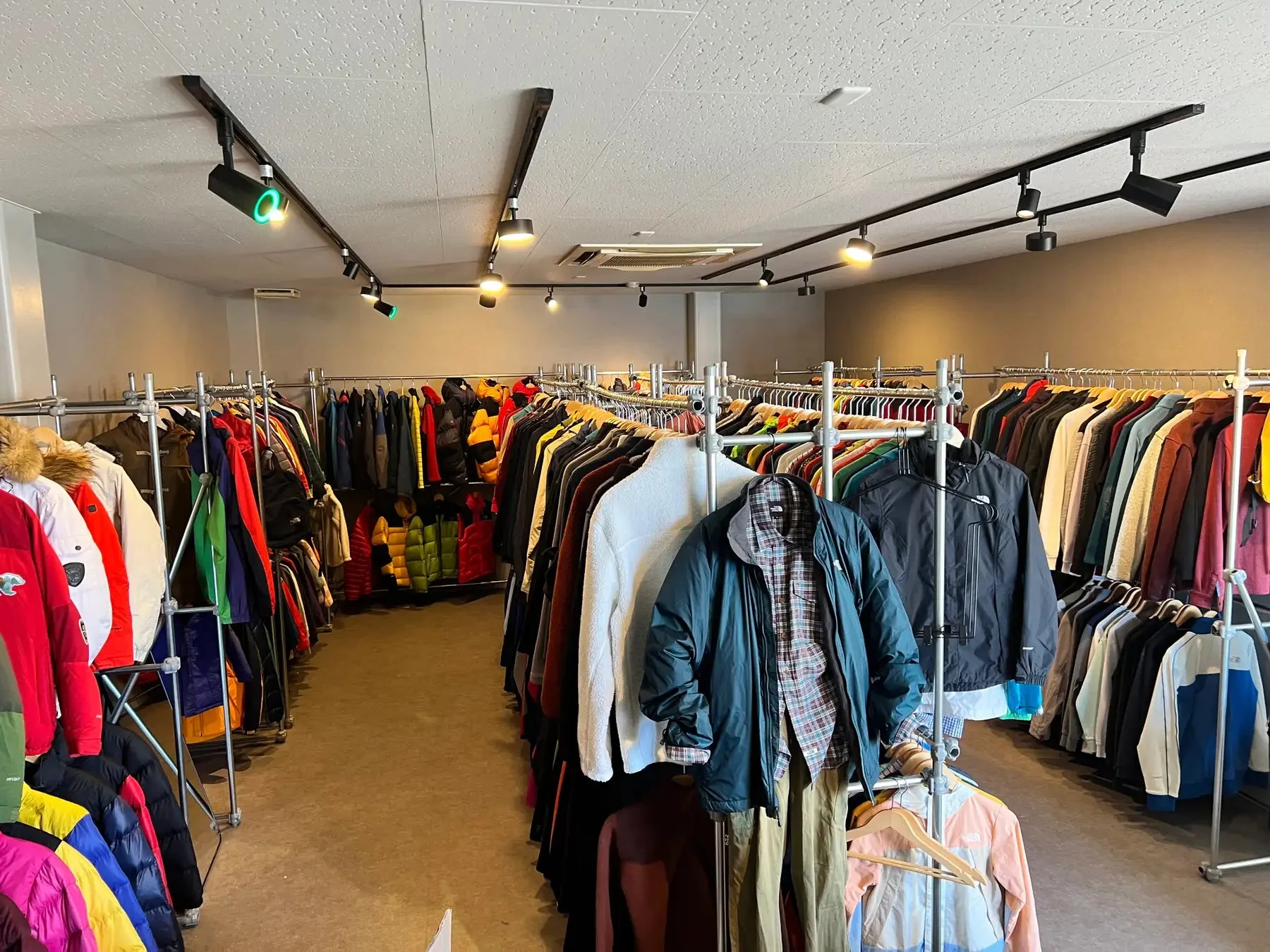 NORTH HWAN 古着セレクトショップ