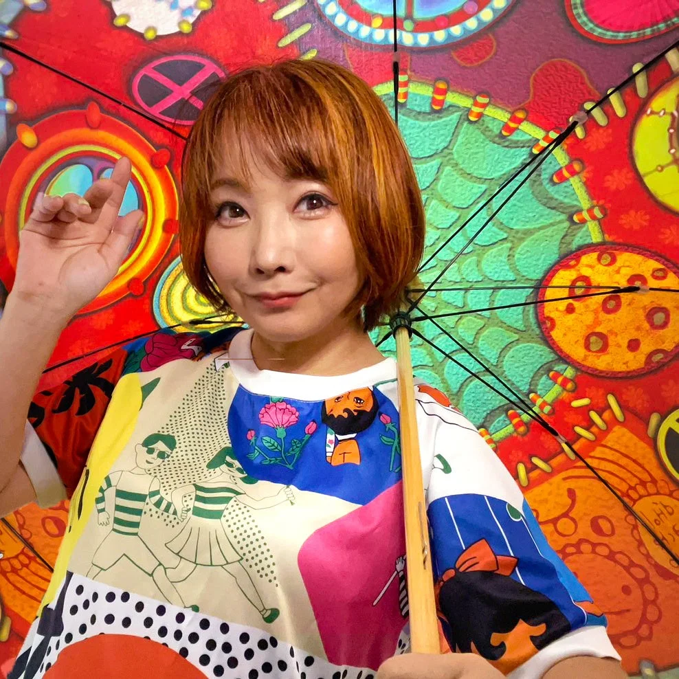 著者のドルバッキーヨウコ氏のポートレート