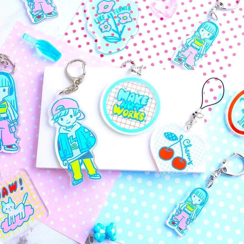 様々なデザインのアクリルキーホルダー