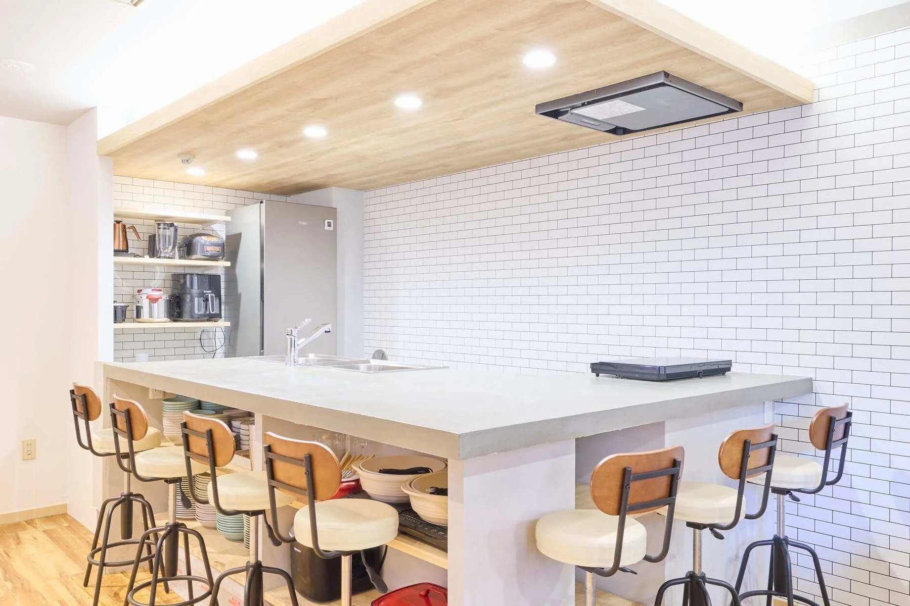 モダンでスタイリッシュなアイランドキッチン