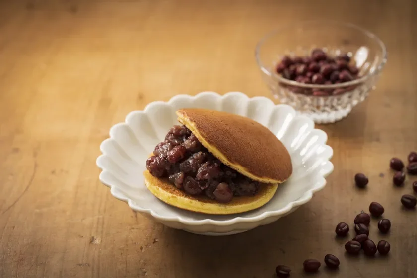 あんこが挟まれたどら焼き