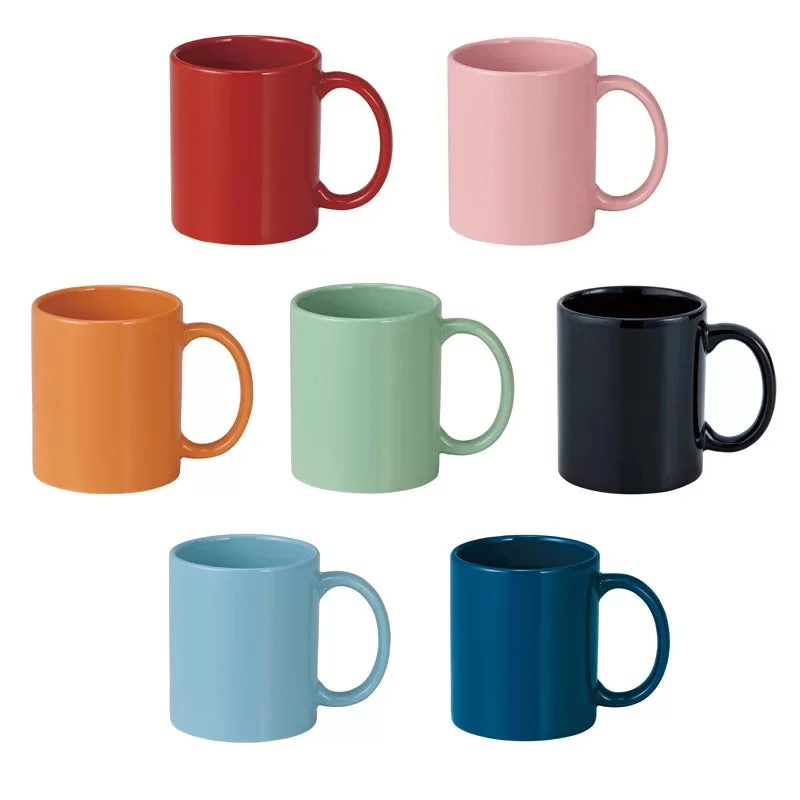単色のカラフルなマグカップ