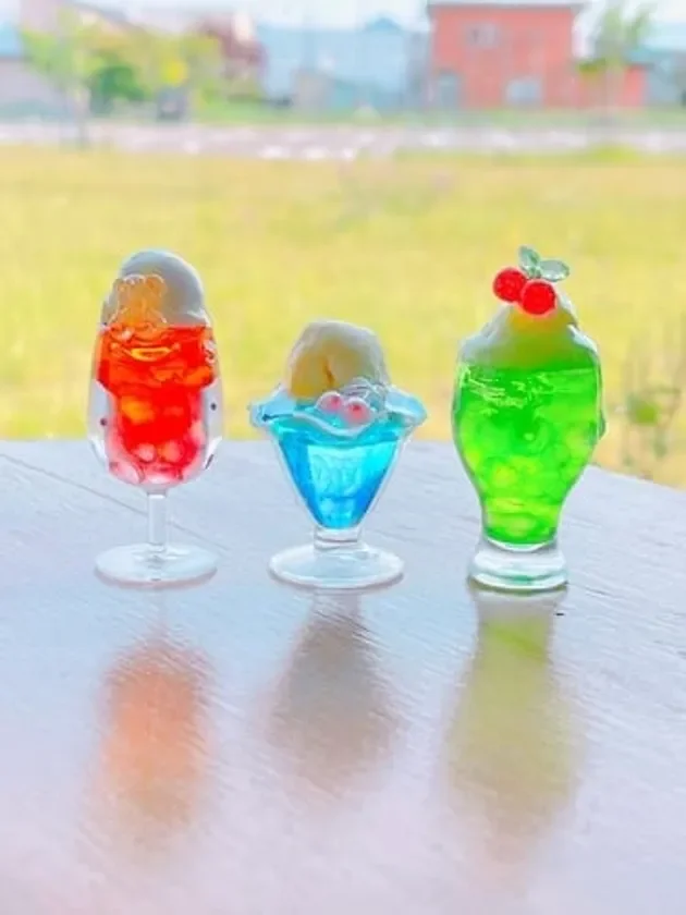 カラフルなクリームソーダ