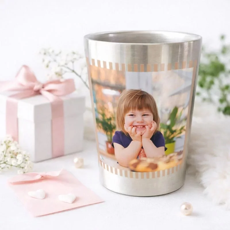 子供の笑顔がプリントされたマグカップ