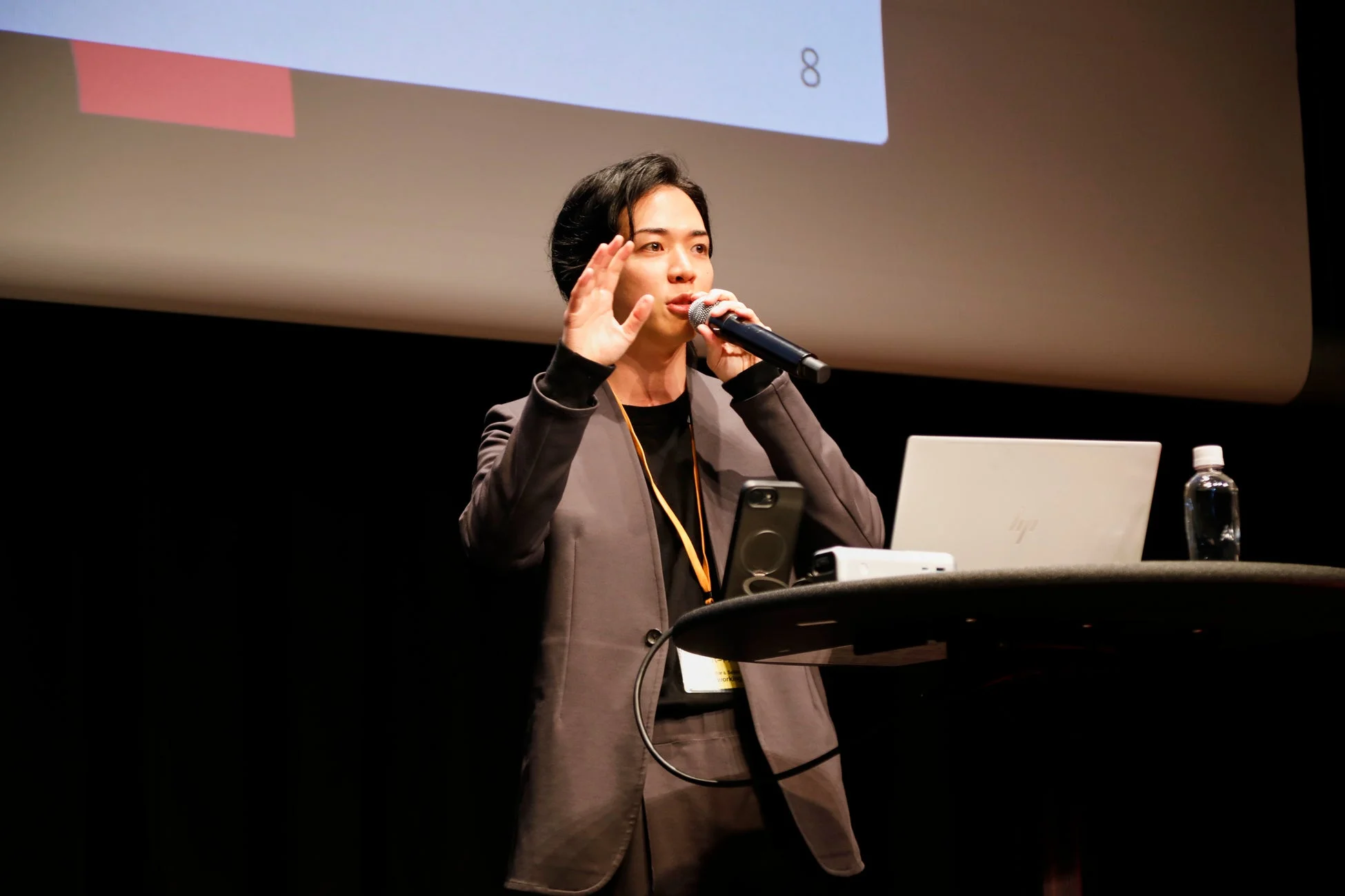 登壇中の細川氏