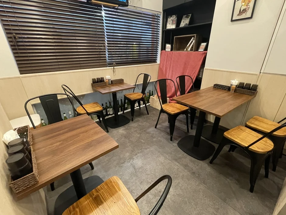 カジュアルな雰囲気の店内