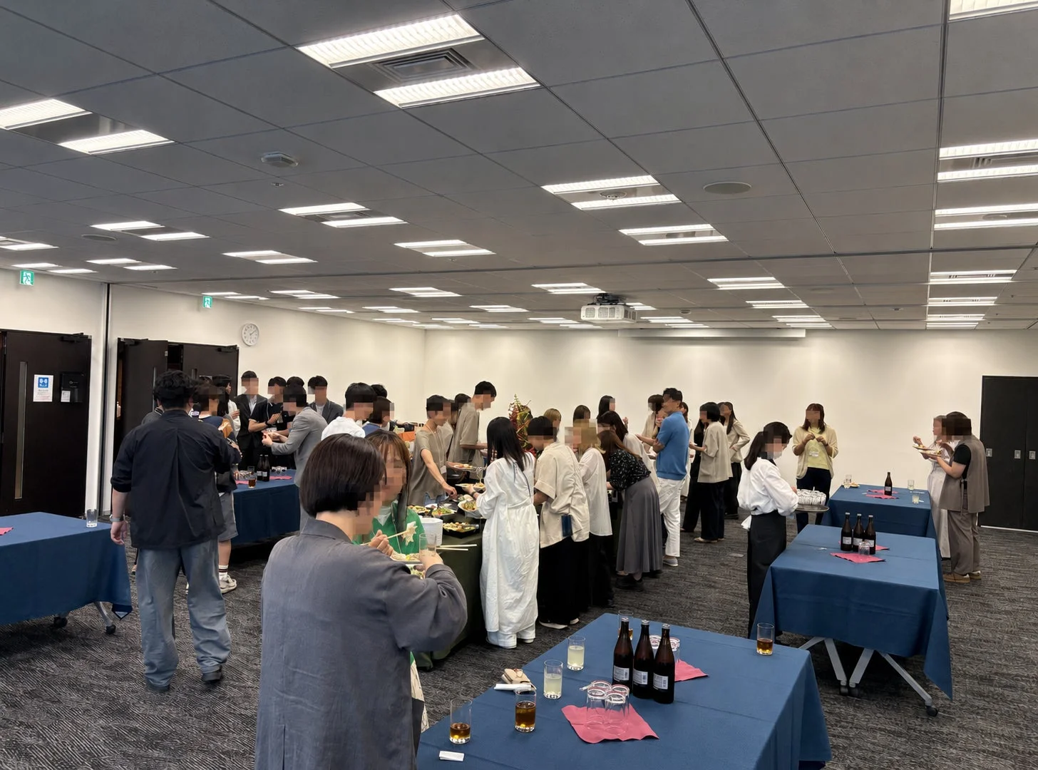 懇親会の様子